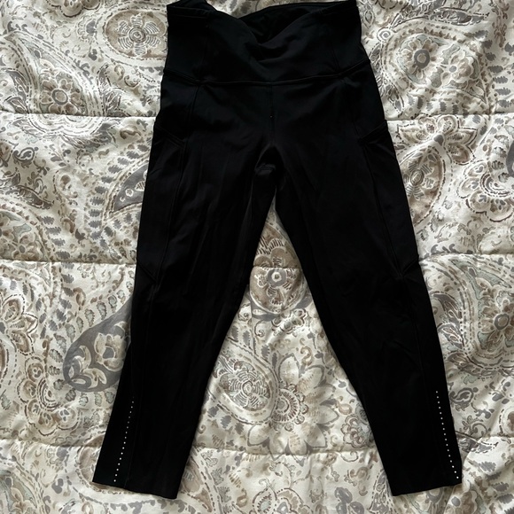 NWOT lululemon Fast & Free Crop 23” - Picture 2 of 3